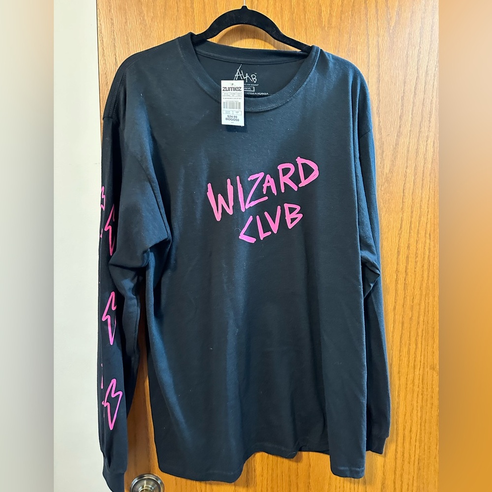 Wizard Club Long Sleeve Size L NWT